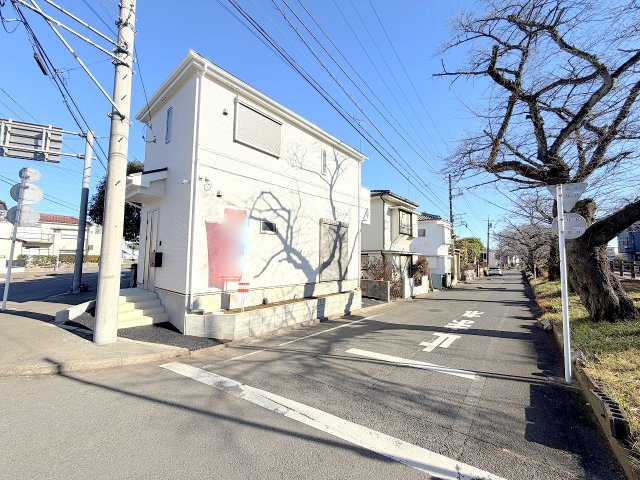 福生市南田園3丁目　新築戸建の前面道路含む現地写真
