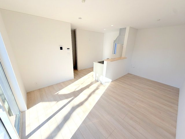 福生市南田園3丁目　新築戸建の居間・リビング