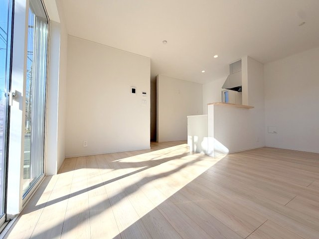 福生市南田園3丁目　新築戸建の居間・リビング