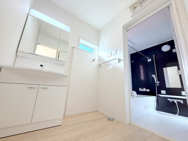 福生市南田園3丁目　新築戸建の独立洗面台