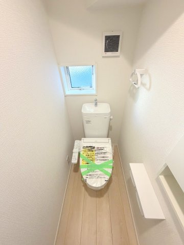 福生市南田園3丁目　新築戸建のトイレ