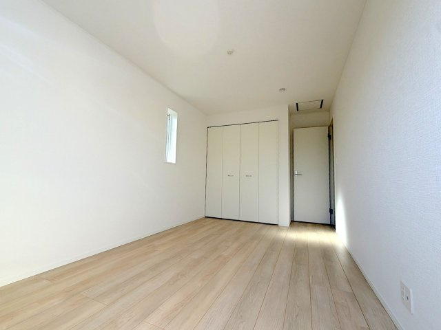 福生市南田園3丁目　新築戸建の洋室