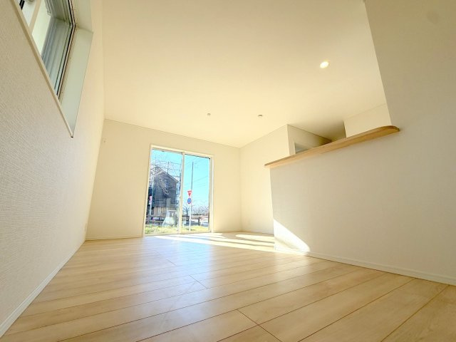 福生市南田園3丁目　新築戸建の居間・リビング