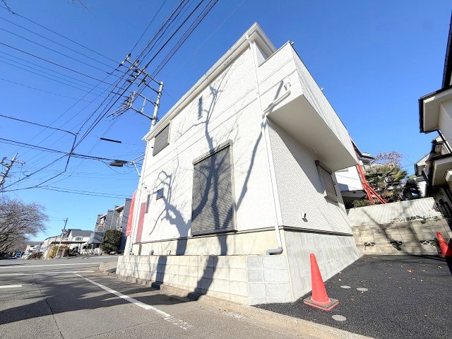 福生市南田園3丁目　新築戸建の前面道路含む現地写真