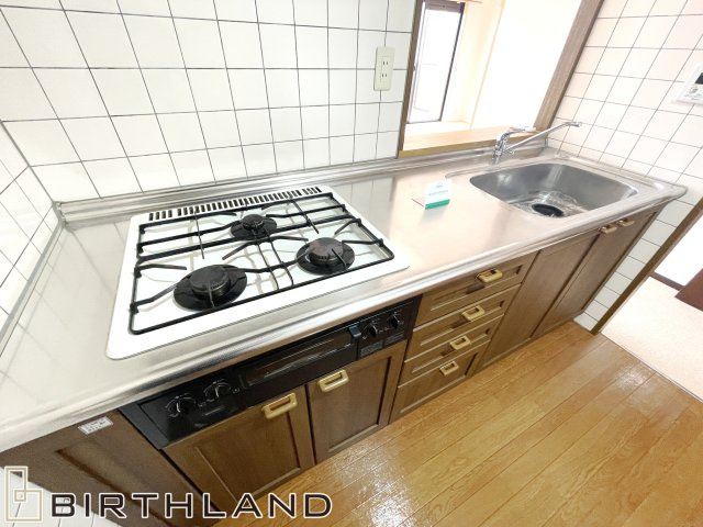 想定賃料年96万　想定利回り9.1％　SRCマンションのキッチン