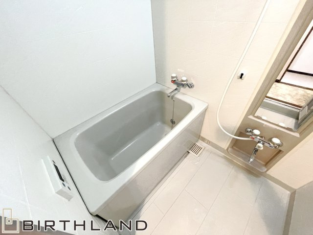 想定賃料年96万　想定利回り9.1％　SRCマンションの浴室