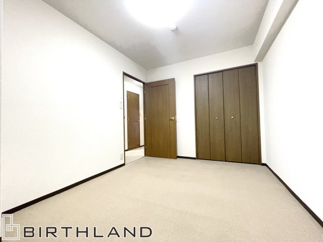 想定賃料年96万　想定利回り9.1％　SRCマンションの洋室