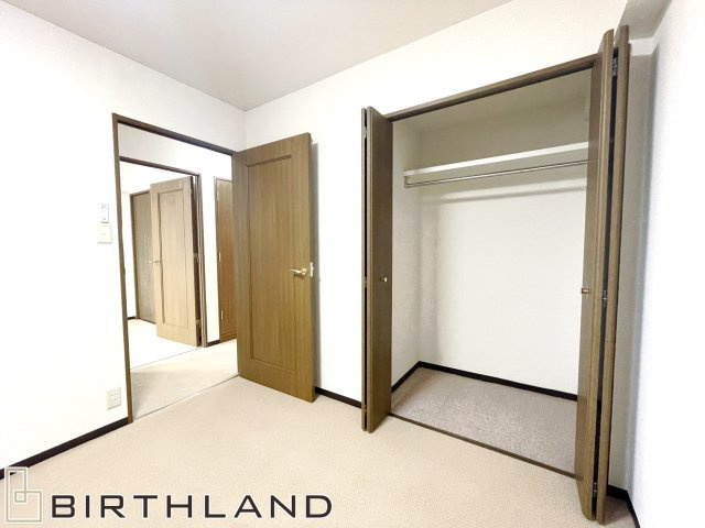 想定賃料年96万　想定利回り9.1％　SRCマンションの洋室