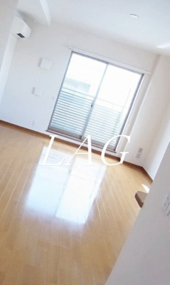 【居間・リビング】 | サンライズヒルズ | 洋室のお部屋です。