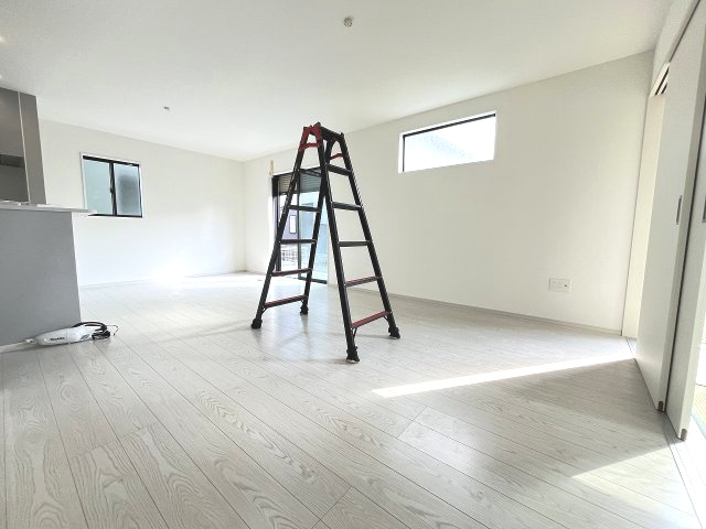 【居間・リビング】 | 糟屋郡須恵町上須惠24期　3号棟（全3区画）【仲介手数料無料・0円】 | 現地写真。