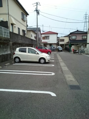 メゾンコリーヌの駐車場|駐車場