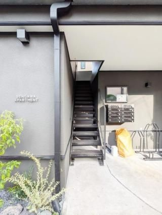 仙川アパートメントのエントランス