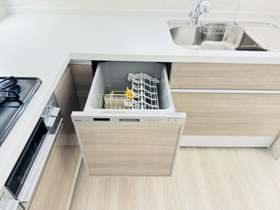 【キッチン】 | 市川市菅野５丁目新築戸建【菅野小学校：8分】 | 家事の手間をグッと省けるビルトイン食洗器