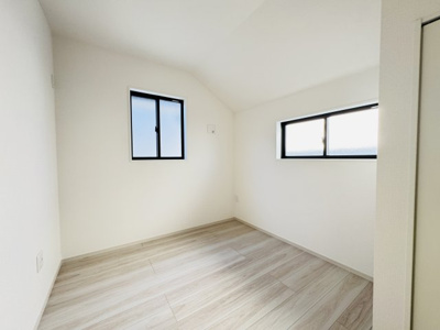 【洋室】 | 市川市菅野５丁目新築戸建【菅野小学校：8分】 | 4.4帖洋室