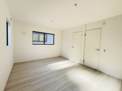 【洋室】 | 市川市菅野５丁目新築戸建【菅野小学校：8分】 | 4.6帖+4.4帖洋室・間仕切りにて部屋分割可能