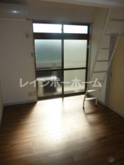 ヴィヴレスクエアの寝室