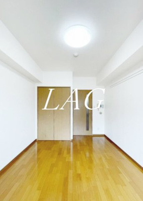 【居間・リビング】 | 府中プレイス | 洋室のお部屋です。