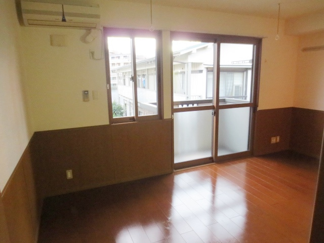 モナリエ中浦和の洋室