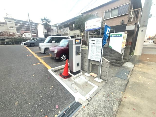 パトリア芦屋の駐車場