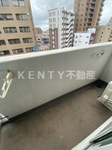 【バルコニー】 | エスコート蒲田 | 外からの目が気にならないバルコニーで洗濯物が干せます