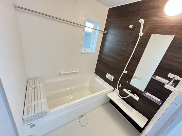 【浴室】 | 糟屋郡第3志免町志免3丁目　1号棟（全1棟）【仲介手数料無料・0円】 | 施工例。浴室です。施工例は完成時と異なる場合があります。