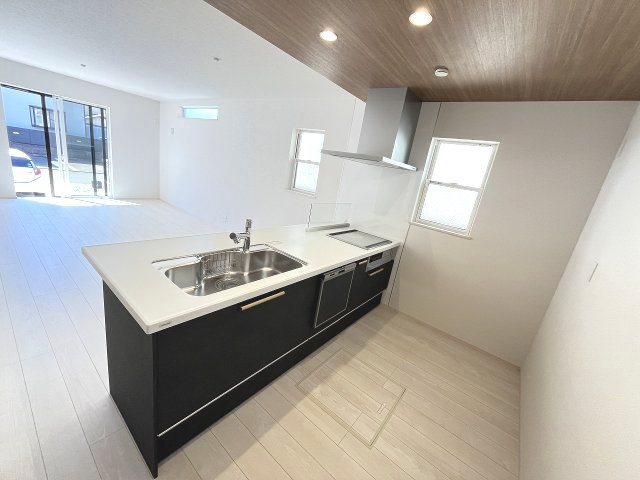 【キッチン】 | 糟屋郡第3志免町志免3丁目　1号棟（全1棟）【仲介手数料無料・0円】 | 施工例。施工例は完成時と異なる場合があります。