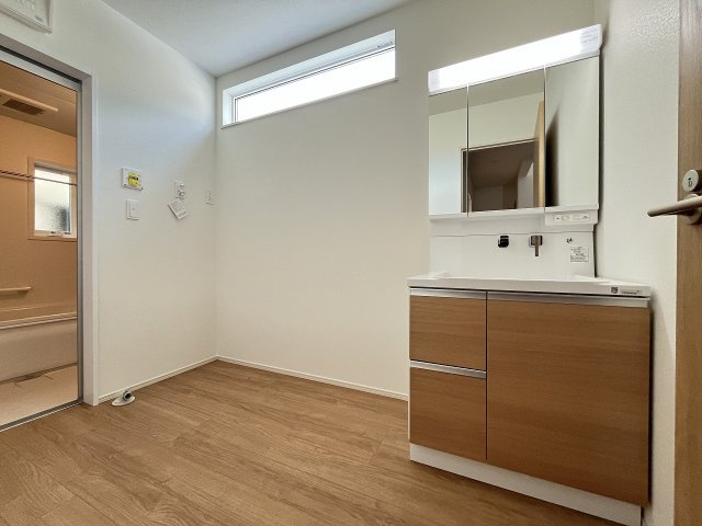 【洗面所】 | 糟屋郡第3志免町志免3丁目　1号棟（全1棟）【仲介手数料無料・0円】 | 施工例。施工例は完成時と異なる場合があります。