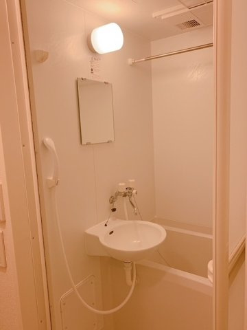 レオパレスブランシュヴァルⅢの浴室