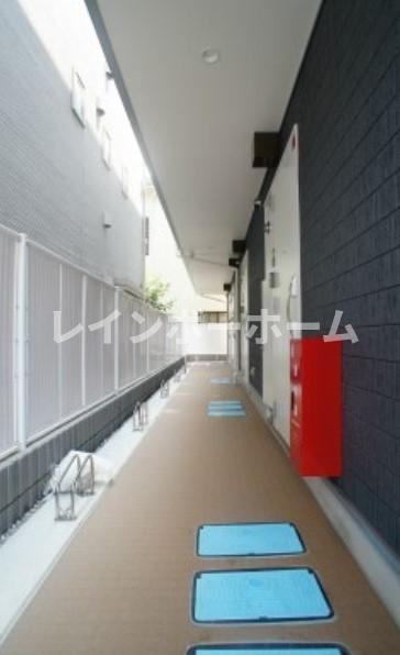 リブリ・トーカクWARABIのロビー