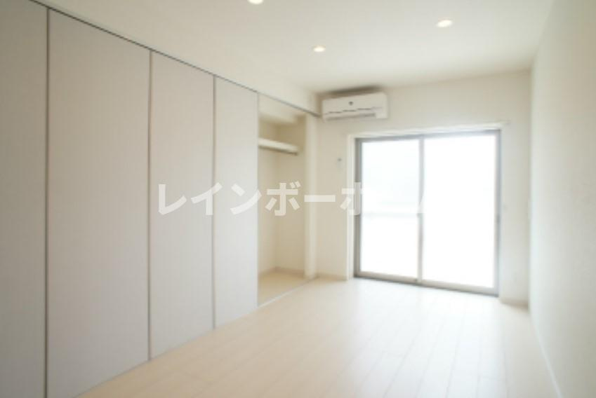 リブリ・トーカクWARABIの居間・リビング