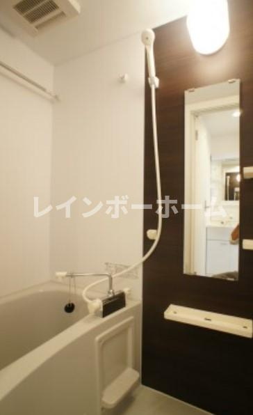 リブリ・トーカクWARABIの浴室