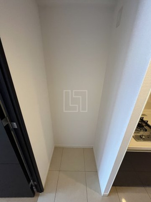 【その他】 | レジュールアッシュ難波LUXE | レジュールアッシュ難波LUXE（レジュールアッシュ難波リュクス）　冷蔵庫置き場