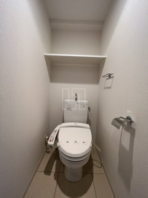 【トイレ】 | レジュールアッシュ難波LUXE | レジュールアッシュ難波LUXE（レジュールアッシュ難波リュクス）　温水洗浄便座