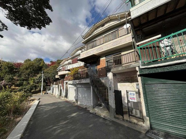 垂水区千鳥が丘2-9-4戸建