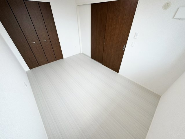 安芸郡府中町みくまり３丁目のアパートの洋室