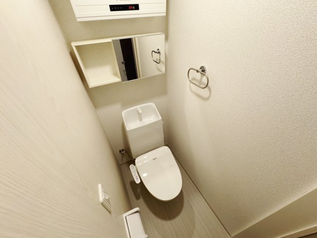 安芸郡府中町みくまり３丁目のアパートのトイレ