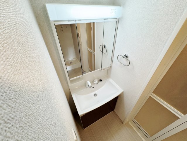 安芸郡府中町みくまり３丁目のアパートの洗面所