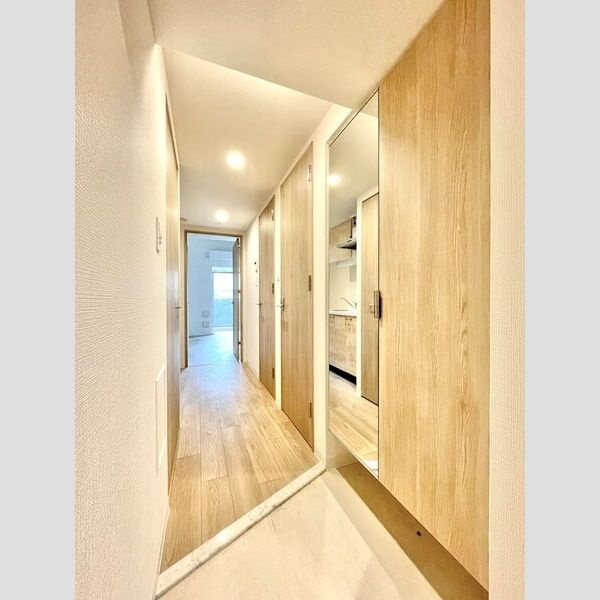 エスリード上前津セレーノの玄関