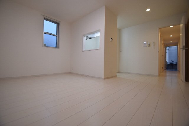 リブリ・トワの居間・リビング|11.7帖のＬＤＫ（小窓は角部屋のみ）