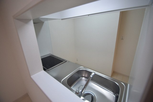 リブリ・トワ|リビングからキッチン