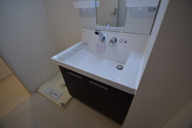 リブリ・トワの洗面所|綺麗で大きな洗面台