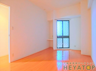 【洋室】 | 洋室６.５帖（同仕様写真）