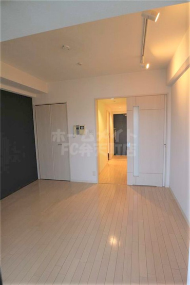 【居間・リビング】 | エスリード弁天町南 | 使いやすいリビングです