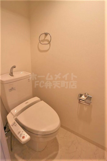 【トイレ】 | エスリード弁天町南 | 温水洗浄便座トイレです