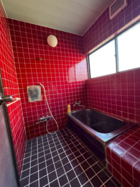 富士宮市山宮　中古戸建　（土地面積64.99坪）の浴室