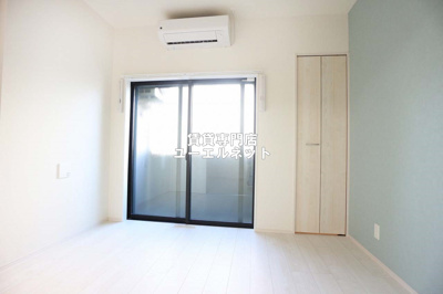 【寝室】 | JIN Residence吹田 | 明るく開放感のある居室で、自分だけのくつろぎ空間を。