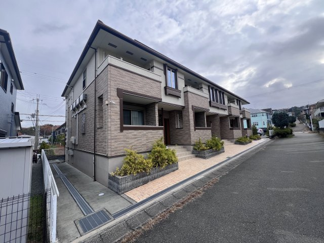 クレアンジュの駐車場