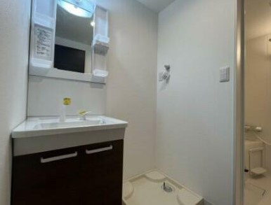 エステイトB西大宮の独立洗面台