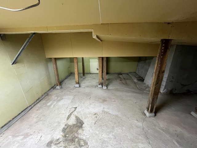 難波4丁目地下1階倉庫の内装