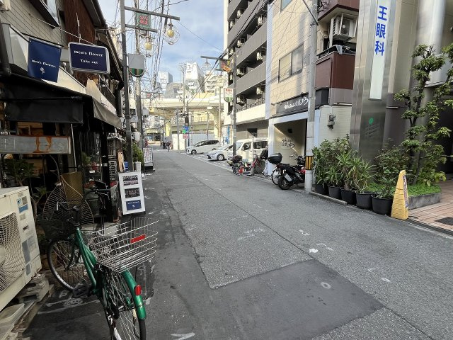 難波4丁目地下1階倉庫の周辺